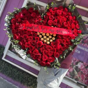 atado corazon 100 rosas